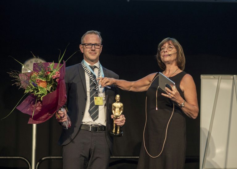 ilska över de höga vm-priserna och deras påverkan på fans och evenemang.
