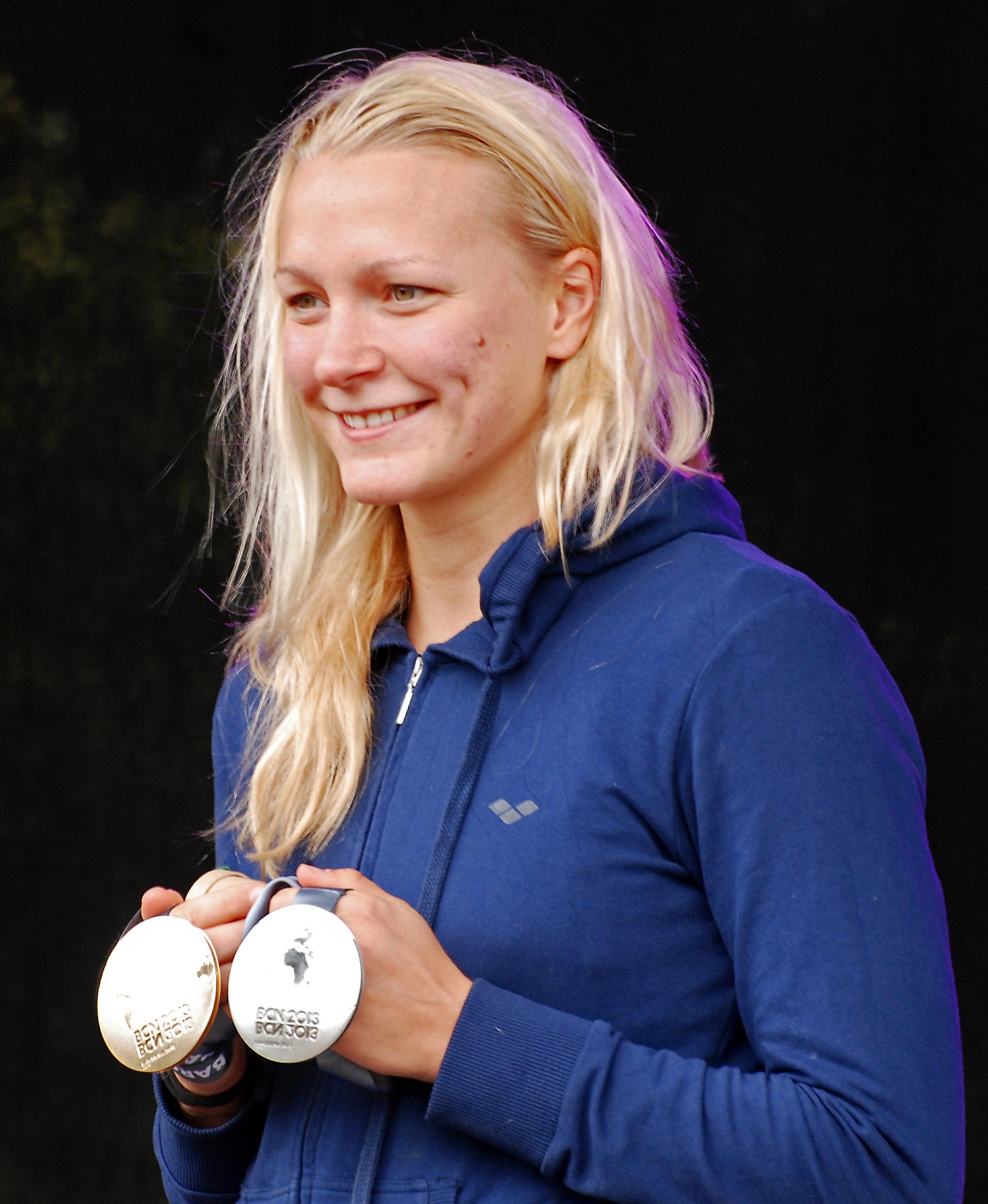 en australisk tonåring vinner vm-guld i en spännande tävling inför os, och visar stor potential för framtiden.
