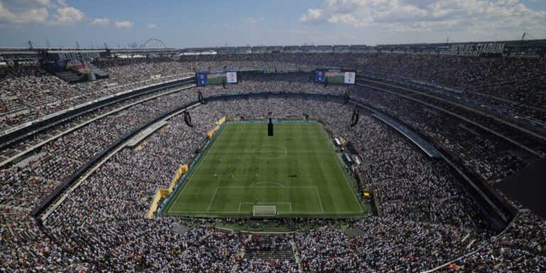 planera en effektiv resa till san francisco för fotbolls-vm 2026 med tips om boende, transport och evenemang för en minnesvärd upplevelse.
