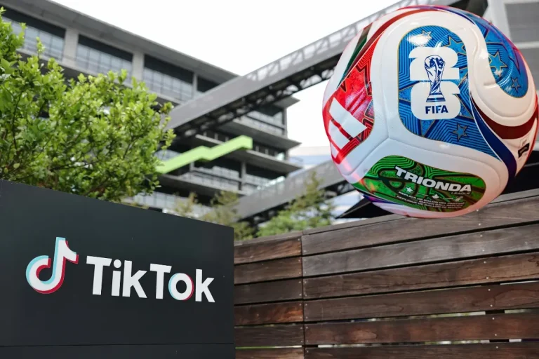 upptäck varför fifa har valt tiktok som partner för fotbolls-vm och hur detta samarbete kommer att förändra upplevelsen för fans världen över.