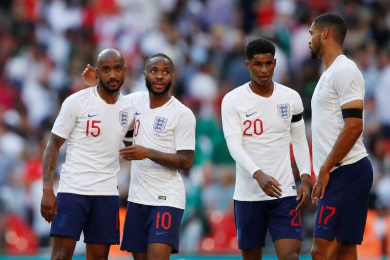 upptäck englands laguppställning för vm 2026 med detaljer om spelare, taktik och nyckelspelare inför turneringen.